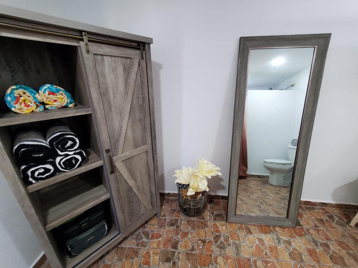 Aguadilla Breeze Apt In Gated Complex 8 Minute Walk To Crashboat Beach Dış mekan fotoğraf